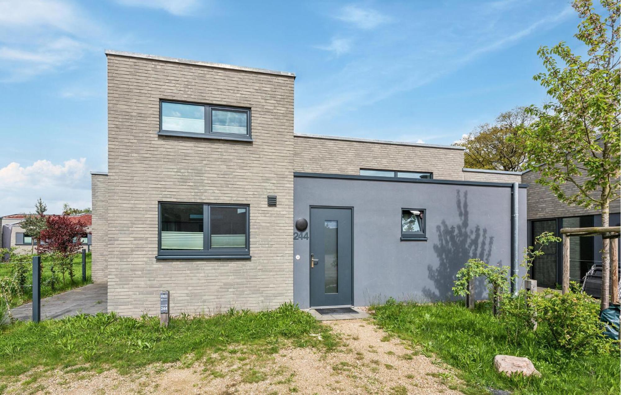 2 Bedroom Gorgeous Home In Lembruch-Duemmer See Exterior photo